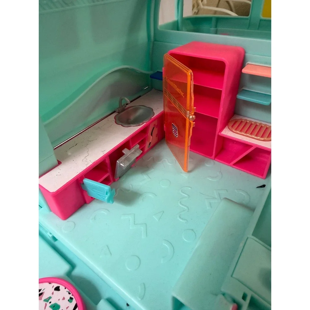 LOL Surprise 2-in-1 Glamper Fashion Camper Blue Pink Transforming Playset MGA